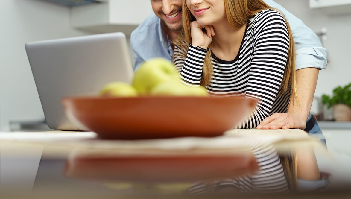 Communication - smartphone and grocery shopping